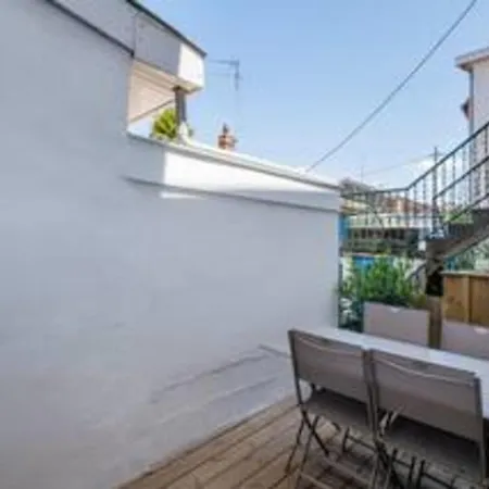 A Bright Cocoon For A Pleasant In Apartmán Arcachon