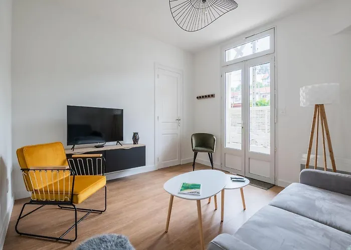 A Bright Cocoon For A Pleasant In Lägenhet Arcachon