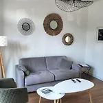 A Bright Cocoon For A Pleasant In Apartman *