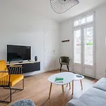 A Bright Cocoon For A Pleasant In Apartman Arcachon