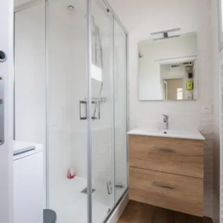 A Bright Cocoon For A Pleasant In 아르카숑