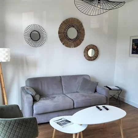 A Bright Cocoon For A Pleasant In Apartmán *