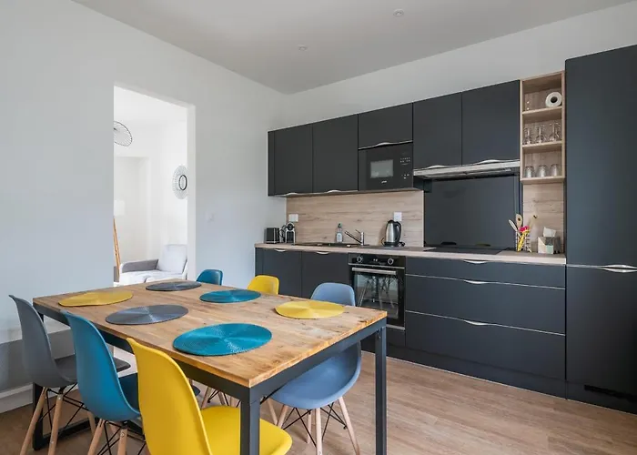 A Bright Cocoon For A Pleasant In * ארסשון