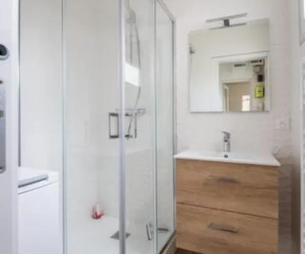 A Bright Cocoon For A Pleasant In ארסשון